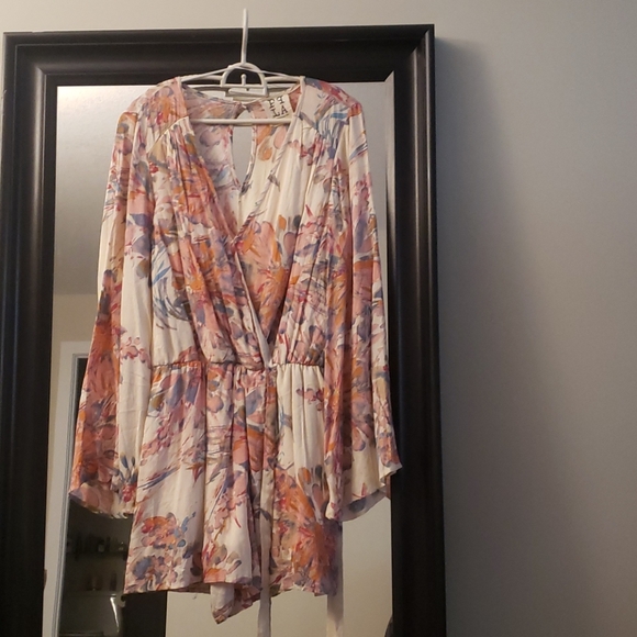 PPLA playsuit - Picture 1 of 9